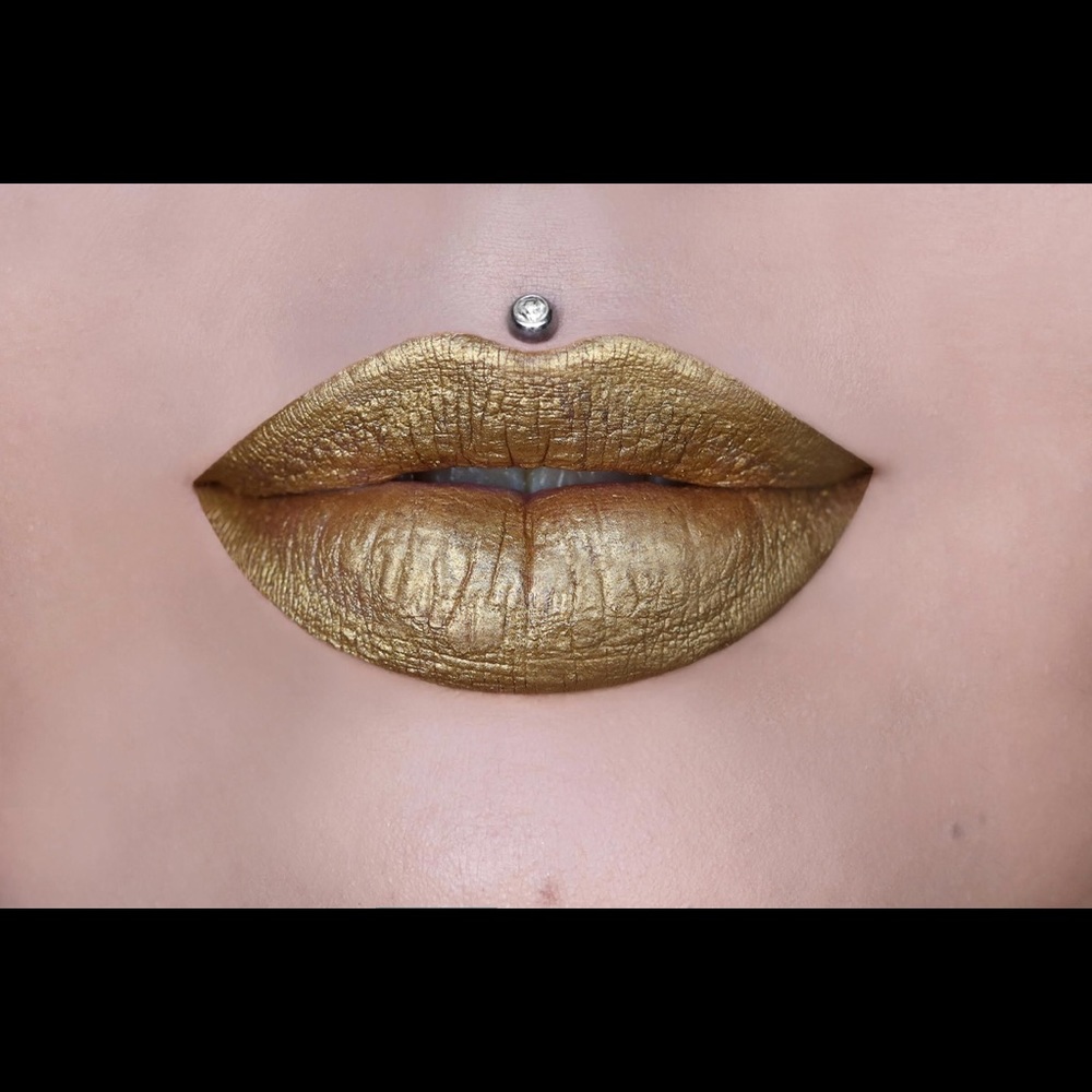 Jeffree Star VLL in First Class